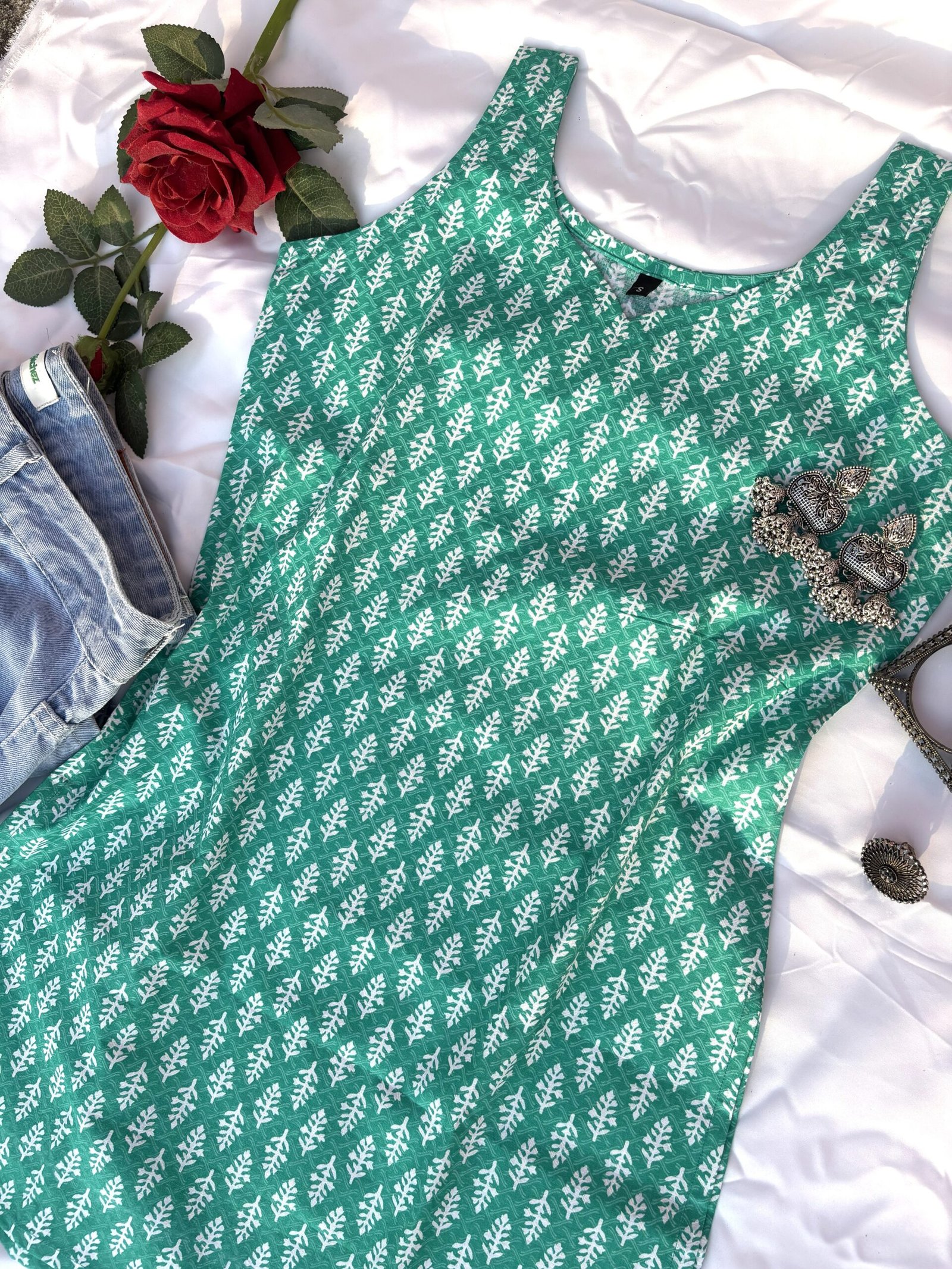 Alia Emerald Green Sleeveless Kurti